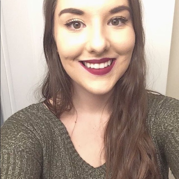 Meet your Posher, Carley - Picture 1 of 1